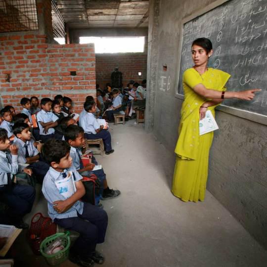 अशासकीय स्कूलों में नियुक्ति व तबादलों पर रोक का जीओ नहीं हुआ जारी, शिक्षकों में भ्रम की स्थिति