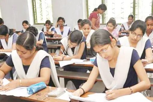 बोर्ड परीक्षाओं के साथ होगी 9वीं व 11वीं की परीक्षा