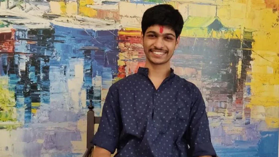 मिलिए AIR-1 टॉपर से, जानें- कैसे 300 में पाए 300 नंबर